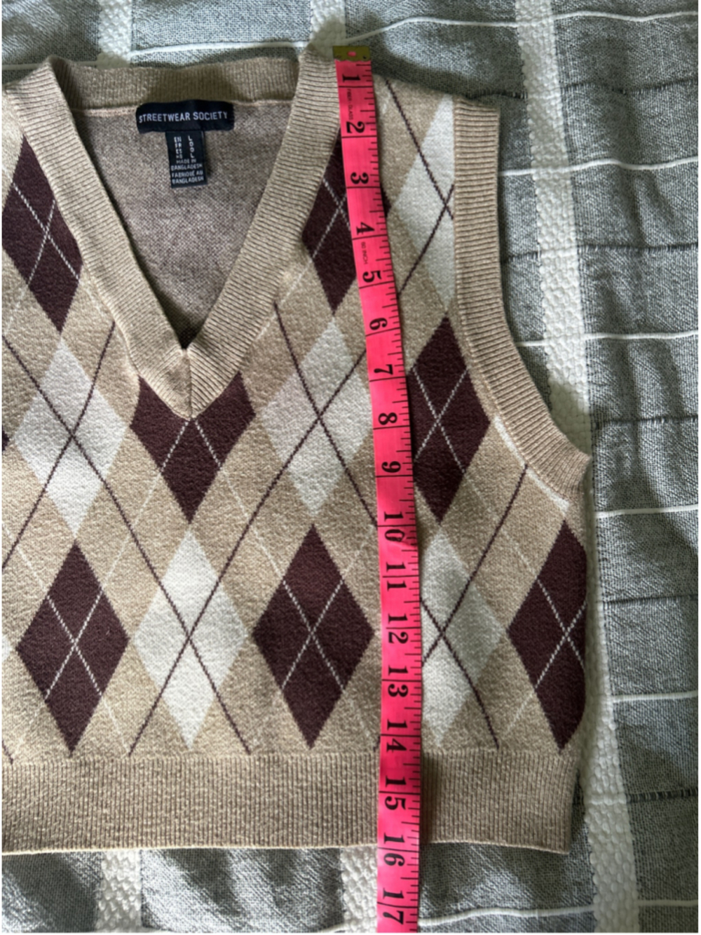 Women's Argyle V-Neck Sweater Vest, Size L, Beige/Brown - Picture 5 of 5